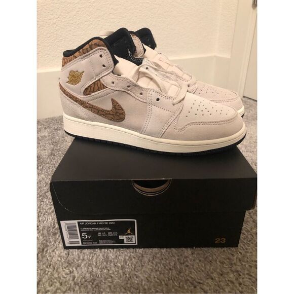 Nike Air Jordan 1 MID SE GS LT Orwood Brown/Metallic Gold Kids Size 5Y